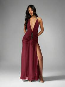 MISSGUIDED 深V领雪纺长裙，侧开衩褶皱设计，饰以绿松石，适合晚宴、婚礼宾客、正式场合穿着，圣诞节适用。 - 酒紅色 - 查看 5