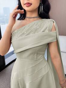 Modelyn 女士纯色仿珍珠装饰单肩荷叶边中长连衣裙，优雅 - 綠色 - 查看 2