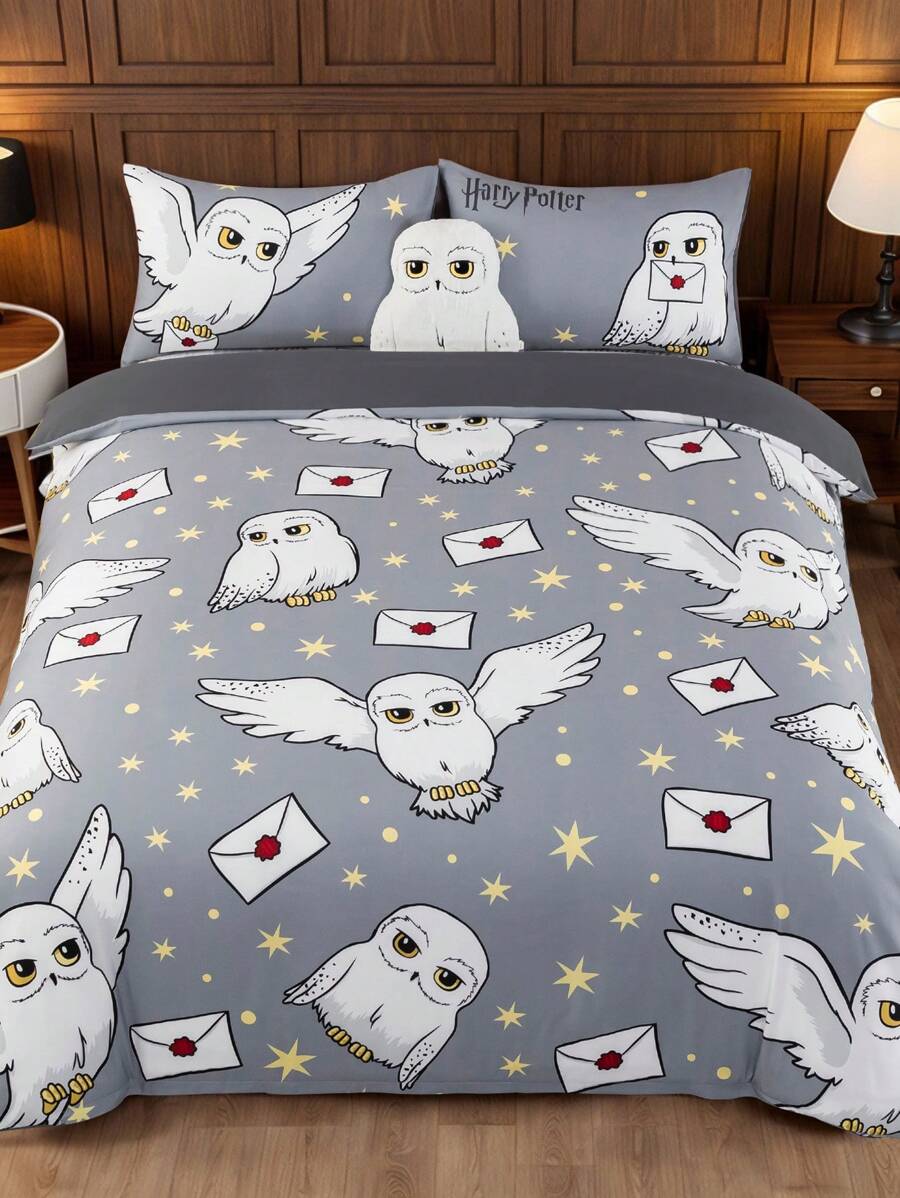 HARRY POTTER X SHEIN Bộ đồ giường 3 món, họa tiết in toàn bộ hình Hedwig, vỏ chăn màu hồng, mềm mại & ấm áp, ấm áp & có thể giặt bằng máy, phù hợp với giường đôi/giường đôi/giường Queen/giường King, ký túc xá/nhà riêng - Xám - Xem 1