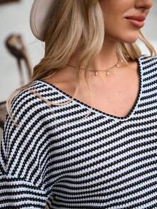 SHEIN Pregnant Women Spring/Autumn Casual Commuting Black & White Striped V-Neck Backless Twist Loose Sweatshirt