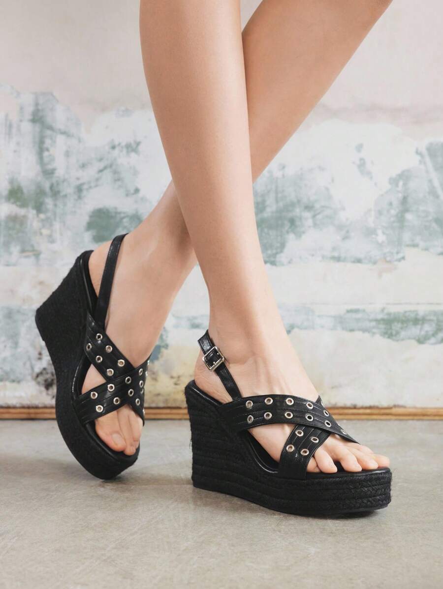 Sugerpunk Giày sandal đế xuồng đế dày cho nữ, mũi tròn, đế dây thừng dệt màu đen, quai chéo hở mũi mùa hè, dép sandal đinh tán thời trang đi nghỉ - màu đen - Xem 1