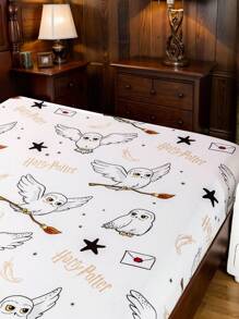 HARRY POTTER X SHEIN 1pc Hedwig Flying Broomstick Print Bedsheet, Fits Twin/Full/Queen/King Size Beds, Soft & Breathable, Machine Washable - White - View 4