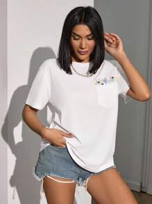 EURMUSE 盛开的口袋刺绣 T 恤 - 白色 T 恤，彩色花卉口袋缝线，俏皮优雅 - 白色 - 查看 5