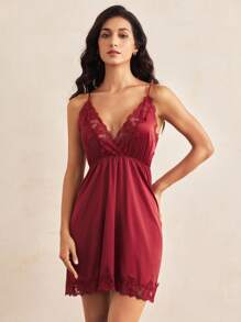 Charlaine 对比色蕾丝缎面吊带睡裙 Luxeloungewear