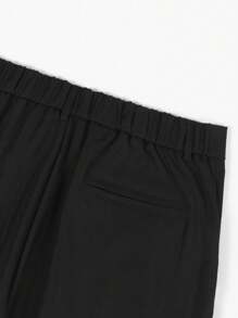 Manfinity Mode Men's Solid Color Simple Slim Fit Stylish Casual Shorts, Valentine's Day Shorts - Black - View 5