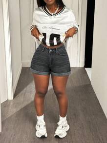 Slaydiva Women's Casual Denim Shorts With Pockets, For Summer Daily Wear - Grey - View 5