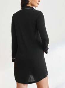 BloomMama 孕妇撞色滚边前扣家居连衣裙，秋冬季舒适居家服 - 黑色 - 查看 2