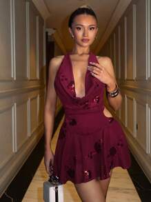 SHEIN BAE 露背系带褶饰亮片拼接性感无袖连衣裙 - 酒紅色 - 查看 2