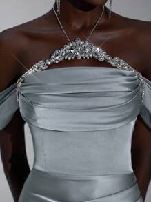 Elitara 优雅灰蓝色缎面露肩露背连衣裙，带有奢华水钻装饰，高腰高开衩，适合约会、度假、生日派对、婚礼、舞会、毕业典礼 - 灰藍色 - 查看 3