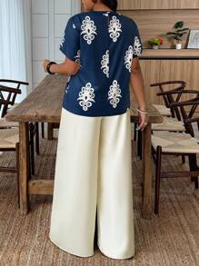 Weeklong 随机花卉印花 2 件大码套装：短袖系带下摆衬衫和阔腿裤