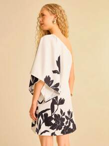 CAJUNI Robe mini femme à manches asymétriques à volants imprimé floral, noir et blanc, pour vacances d'été