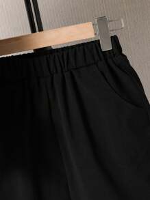 SHEIN Vacaura 2 件套青少年男孩纯色短袖单排扣衬衫和短裤休闲套装 - 黑色 - 查看 4