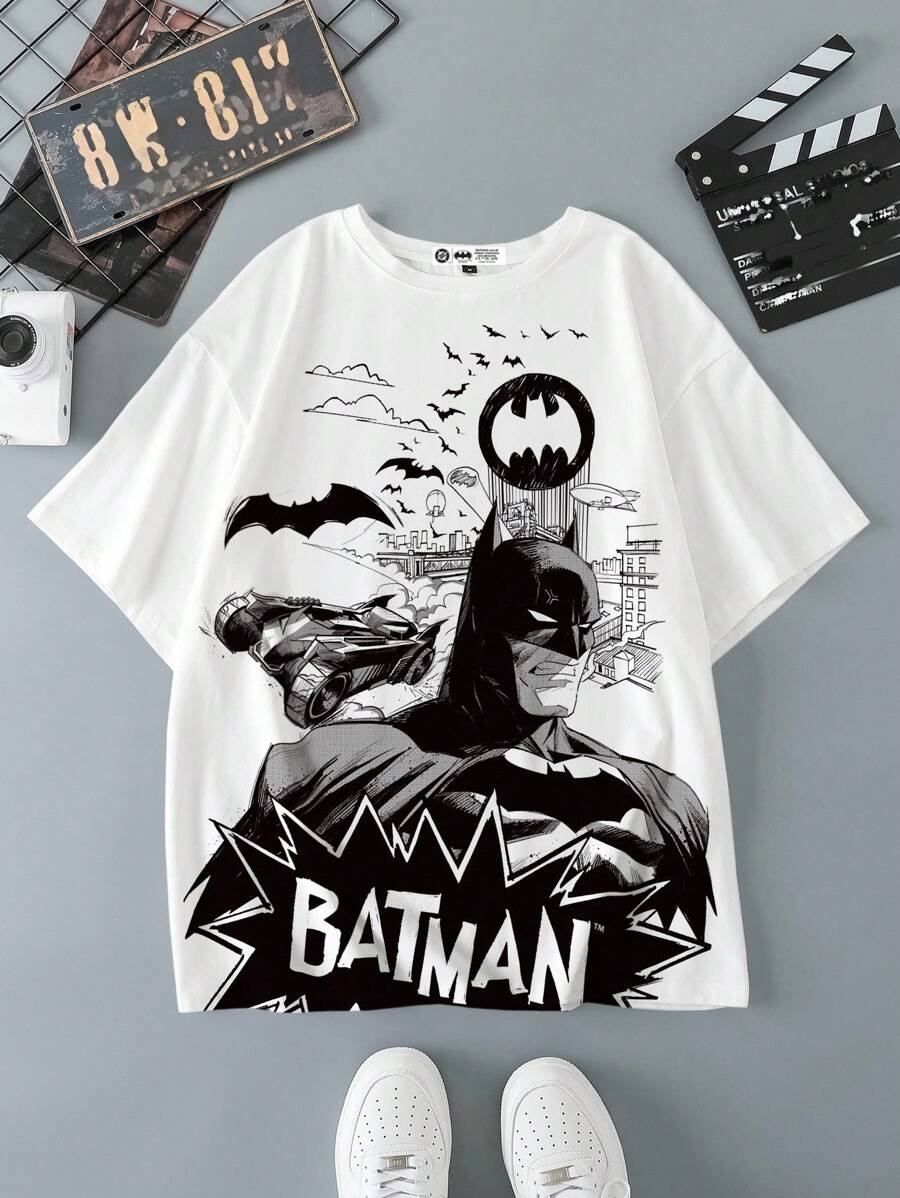 BATMAN X SHEIN 男士休闲字母与人物图案圆领短袖 T 恤，夏季 - 白色 - 查看 1