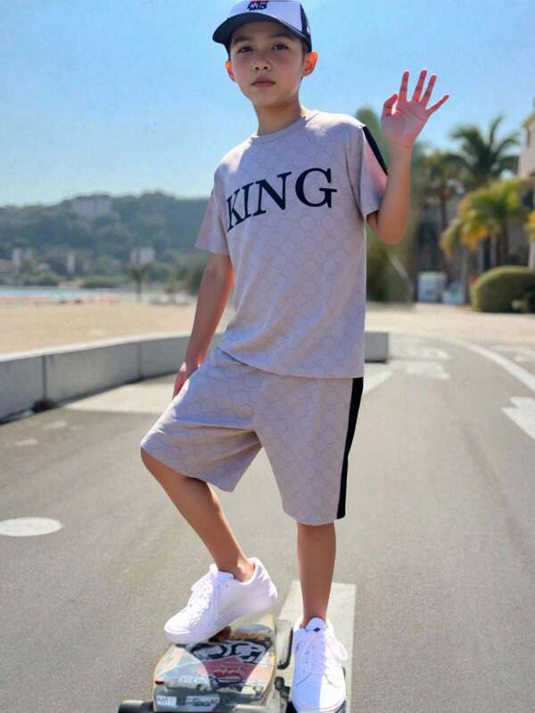 GraphicGems 1 Set Tween Boys Stylish Outfit, All-Over Geometric Circle Print, "KING" Letter Graphic T-Shirt And Shorts, Casual Streetwear, Suitable For Spring/Summer