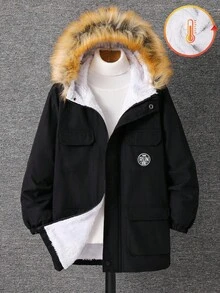 SHEIN Tween-Jungen Lässiger College-Stil, bequem und modisch, praktische Kapuzenjacke aus weichem Fleecestoff mit mehreren Taschen, geeignet für Herbst und Winter, geeignet für den Alltag, zum Spielen im Freien, in der Schule, für Straßenfotografie, Partys und zu Hause.