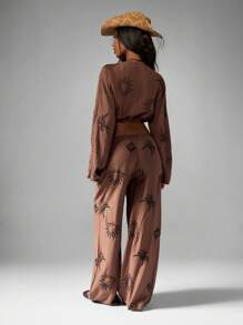 MISSGUIDED 刺绣亚麻质感两件套牛仔女装西部波西米亚风节日太阳和蜘蛛图案系带前短款上衣阔腿裤度假装 - 卡其色 - 查看 2