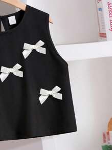 SHEIN Elladie kids 2 件套幼儿女童时尚可爱 3D 蝴蝶结装饰无袖背心和七分裤套装，适合日常穿着、度假和外出，春夏季 - 黑色 - 查看 3