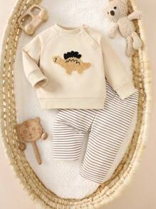 SHEIN 韩式两件套幼儿婴儿卫衣和条纹裤套装，柔软棉质可爱恐龙图案套头衫和裤子 - 杏色 - 查看 1