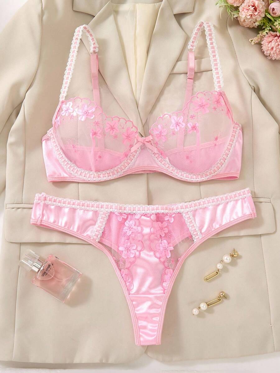 SHEIN Set de 2 piezas de lencería romántica para el Día de San Valentín con contraste de color rosa y bordado floral lindo para mujer - Rosa - Ver 1