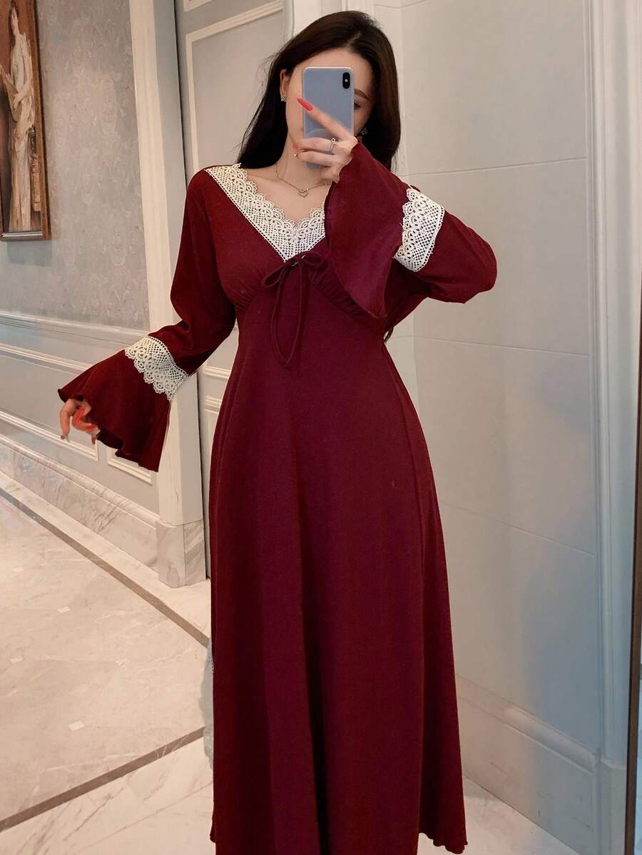 DAZY Charmantes Kontrast-Farben Spitzen-Stich gestricktes Taillenbund Weite Ärmel Lange Damen Nachthemd, Herbst Pyjama Weihnachten - Bordeaux - Übersicht 1