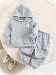 SHEIN 2 件套男婴套装，休闲字母印花连帽衫和松紧腰长裤，适合秋冬季 - 彩色 - 查看 1