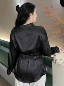 Dazy Plus 黑色纯色翻领系腰长袖衬衫，加大码，适合春秋季女士 - 黑色 - 查看 2