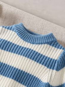 SHEIN Vintaside Kids 男婴条纹圆领长袖毛衣和针织裤休闲套装；男婴毛衣套装；男婴蓝色针织套装；蓝白条纹婴儿毛衣；男婴针织两件套；男婴针织裤；男婴针织两件套；男婴针织裤；男婴柔软条纹长袖毛衣和裤子套装，日常保暖舒适；男婴蓝白条纹长袖毛衣套装，冬季舒适；男婴蓝白条纹长袖毛衣针织套装，秋季穿着。