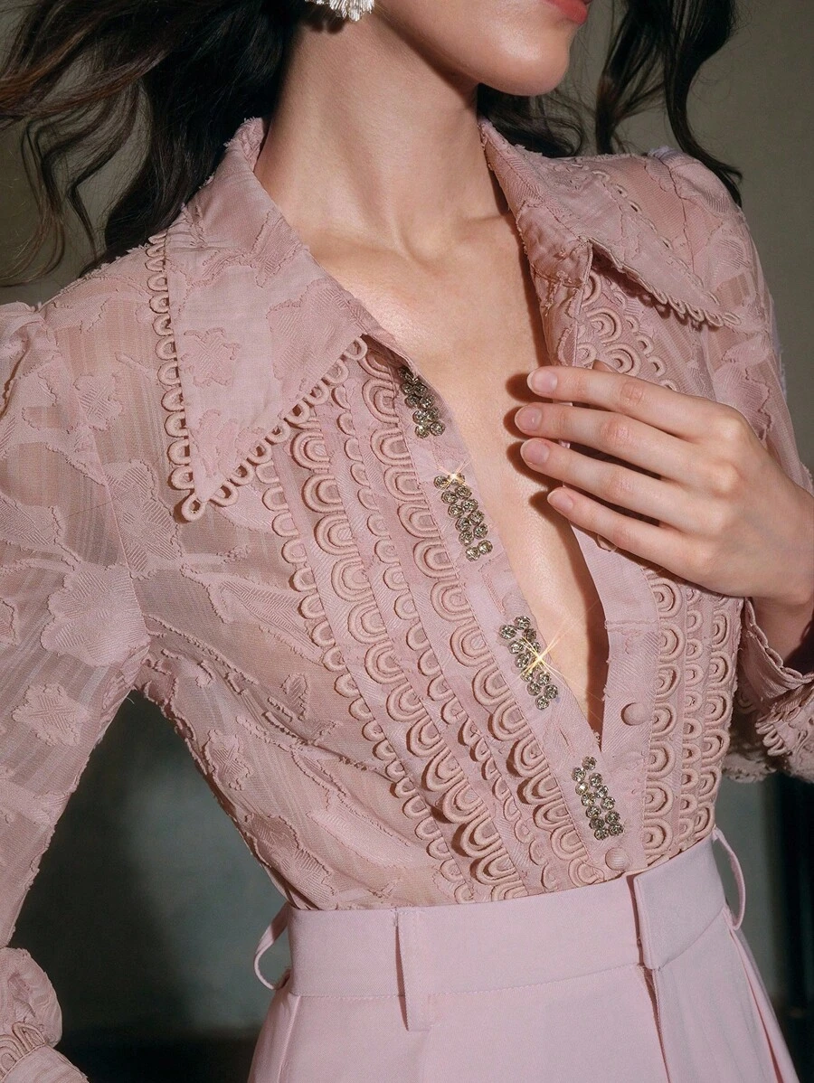 Anewsta Elegante Damen Bluse für Frühling/Herbst mit Kristalldekor, Jacquardblumen-Applikation, Kontrastspitze und Laternenärmel - Pink - Übersicht 1