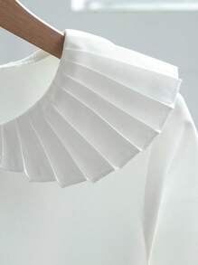 SHEIN 女孩休闲优雅都市通勤学校宽松一字肩无袖背心运动衫和蓝色长袖衬衫裙两件套，适合秋季、冬季、学校、毕业、日常穿着， - 白色 - 查看 4