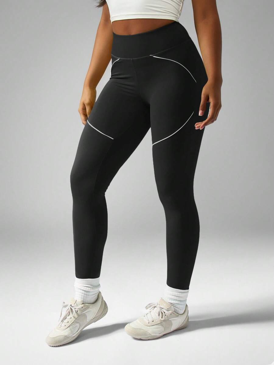 MISSGUIDED Figurformende High-Waist Leggings mit reflektierenden geometrischen Linien, Athletik-Running-Yoga-Workout Aktivbekleidung, Fitness Sportswear - Schwarz - Übersicht 1