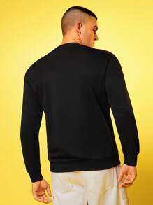 Lay's X SHEIN Men's Letter Pattern Black Crew Neck Long Sleeve Sweatshirt - Black - View 2