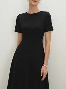 BizChic 春夏新款基础款短袖A字连衣裙，现代优雅都市通勤日常浪漫90年代复古风，适合圣诞节、新年、情人节、派对、海滩、毕业典礼、时尚、嘉年华、假日、休闲、浪漫场合，也适合婚礼宾客、主人、外出、约会、派对、音乐会、舞台表演、早午餐、机场等场合。 - 黑色 - 查看 7