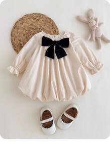 SHEIN 新生女婴可爱优雅宽松长袖蝴蝶结连衣裙，夏季 - 杏色 - 查看 1