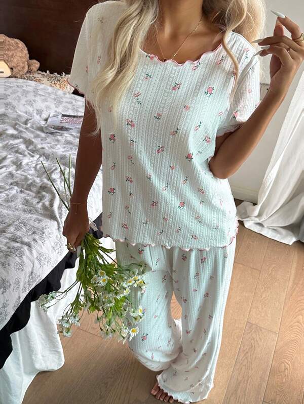 CottageSlumber Romantische kleine Blumenrose, Kontrastfarbe, gewellter Randdruck, kurze Ärmel und lange Hosen, weiches, bequemes Pyjama Set für Damen, Sommer Pyjama Set, zweiteiliges Pyjama Set, zweiteiliges Nachtwäsche Set, bequeme Sommer Sets, Loungewear Sets, Sommer