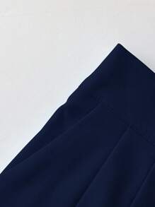 GlowEve 全新女式褶皱 A 字型前拉链后松紧腰修身休闲优雅中腰短裤 - 藏蓝色 - 查看 4