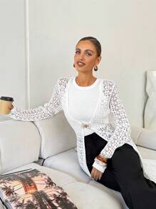 Lavishia Cardigan blanc boutonnée à la taille avec boutons métalliques ajourés, élégant pour les vacances et les déplacements, vêtementce Ins pour l'automne et l'hiver pour femmes - Blanc - Voir 5