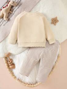 SHEIN 韩式两件套幼儿婴儿卫衣和条纹裤套装，柔软棉质可爱恐龙图案套头衫和裤子 - 杏色 - 查看 2