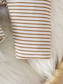 SHEIN 韩式两件套幼儿婴儿卫衣和条纹裤套装，柔软棉质可爱恐龙图案套头衫和裤子 - 杏色 - 查看 6