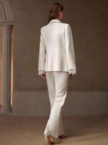 MOTF PREMIUM 尖领撞色蕾丝开衩袖单扣西装外套和喇叭裤套装 - 杏色 - 查看 5