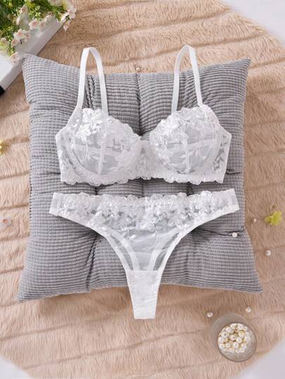 Wit Bloemen Kanten BH Slipje Set Women Doorschijnende Matching Panties Elegante Lingerie view 3