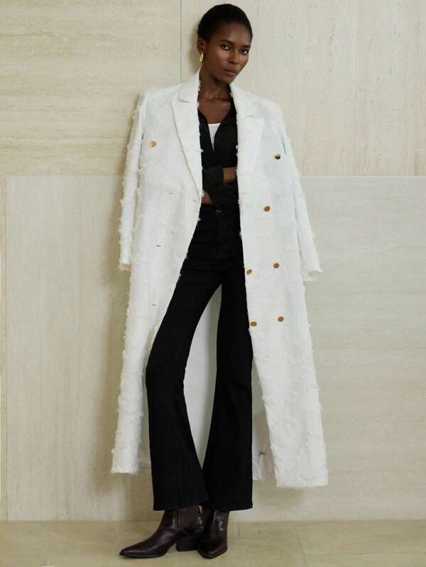 GENKIRA ผู้หญิงคลาสสิกฝรั่งเศสวินเทจเนื้อผ้าที่มีพื้นผิวพิเศษ เสื้อคลุมกระดุมสองแถว ไหล่กว้าง ปลายยาว เหมาะสำหรับการเดินทางและใส่ทำงาน ฤดูใบไม้ร่วง