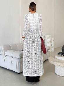 Lavishia Cardigan blanc boutonnée à la taille avec boutons métalliques ajourés, élégant pour les vacances et les déplacements, vêtementce Ins pour l'automne et l'hiver pour femmes - Blanc - Voir 2