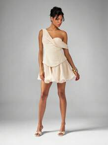 MISSGUIDED 优雅单肩迷你连衣裙，饰有束腰细节和荷叶边层叠裙摆，适合婚礼宾客招待会、特殊场合、春夏晚宴派对等女性化装扮。 - 杏色 - 查看 5