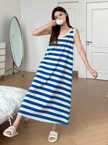 DAZY Striped Pattern All-Over Print Sleeveless Long Women's Nightgown Pajama - Blue and White - View 3