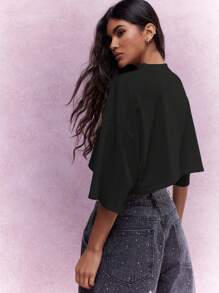 MISSGUIDED Crop top oversize casual, con spalle rilasciate, maniche a tre quarti, logo ricamato, in misto cotone, stile athleisure, moda autunnale, vestibilità squadrata, stile urban - nero - Visualizzare 3
