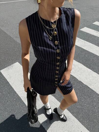 SHEIN Teen Girl Casual Minimalist Comfortable Round Neck Sleeveless Button Decor Dress