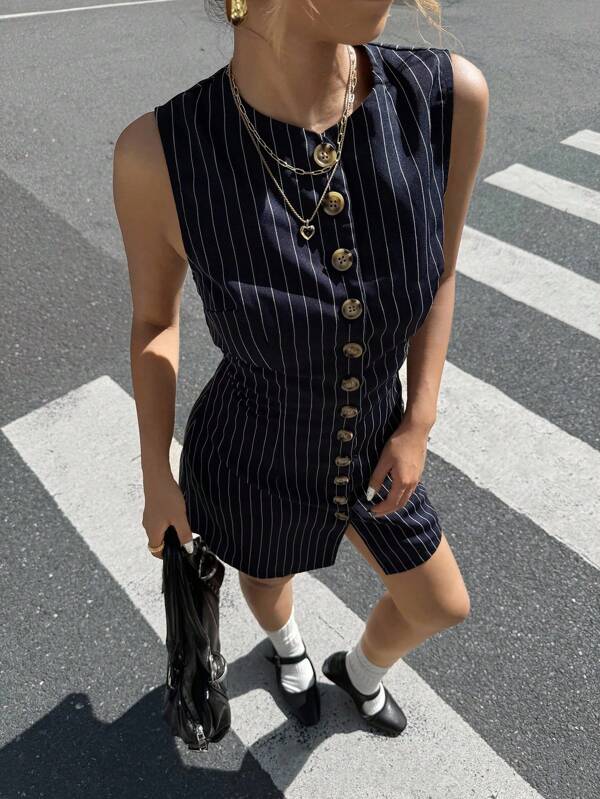 SHEIN 少女休闲简约舒适圆领无袖纽扣装饰连衣裙
