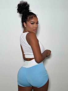 Alexandranx 女士休閒簡約基本款家居套裝：可愛運動風緊身U領短上衣和低腰緊身短褲，藍白針織彈性氨織素材 - 藍色 - 查看 6