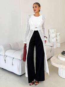 Lavishia Cardigan blanc boutonnée à la taille avec boutons métalliques ajourés, élégant pour les vacances et les déplacements, vêtementce Ins pour l'automne et l'hiver pour femmes - Blanc - Voir 1