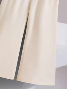 SHEIN Elladie kids 2 件套幼儿女童时尚可爱 3D 蝴蝶结装饰无袖背心和七分裤套装，适合日常穿着、度假和外出，春夏季